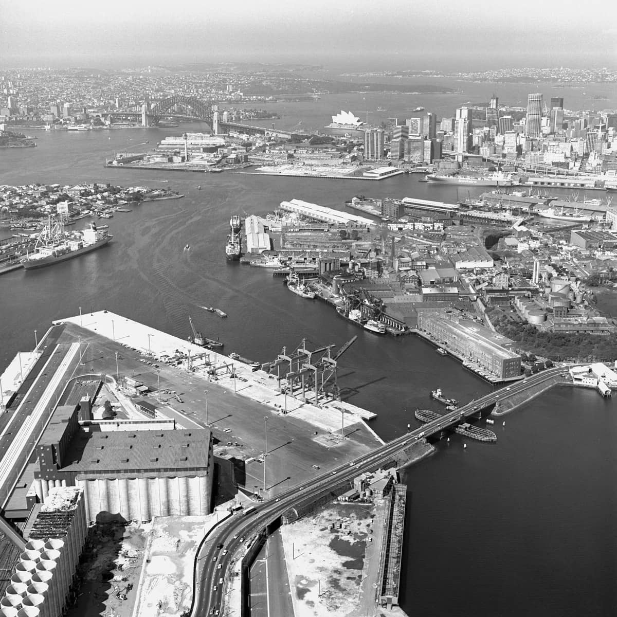 100836 Aerial of Glebe Island Bridge During the Railway Strikes of 1983